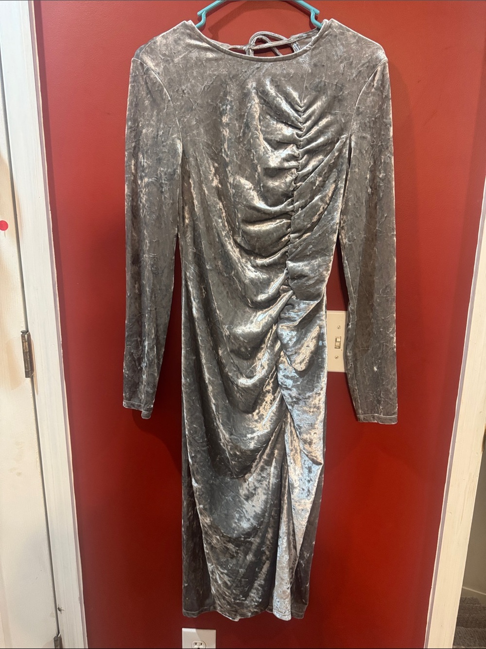 Women’s Silver Velvet Ruched Long-Sleeve Dress